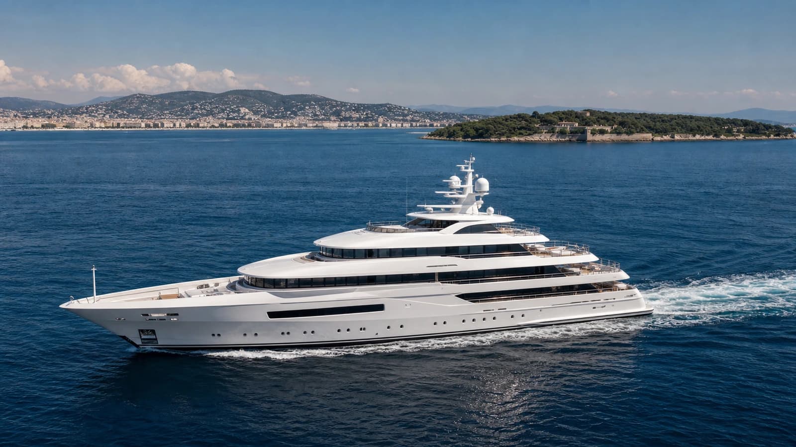 Luxury yacht cruising near Cannes and the Lerins Islands
