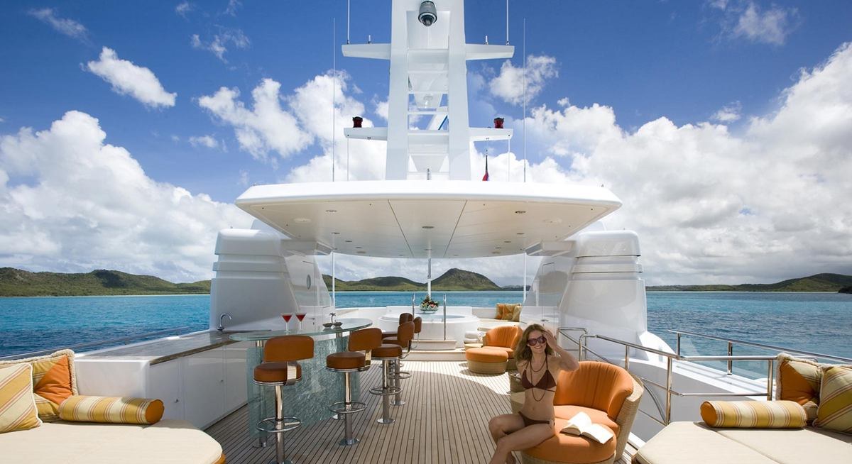 ADAMAS VI yacht charter 3