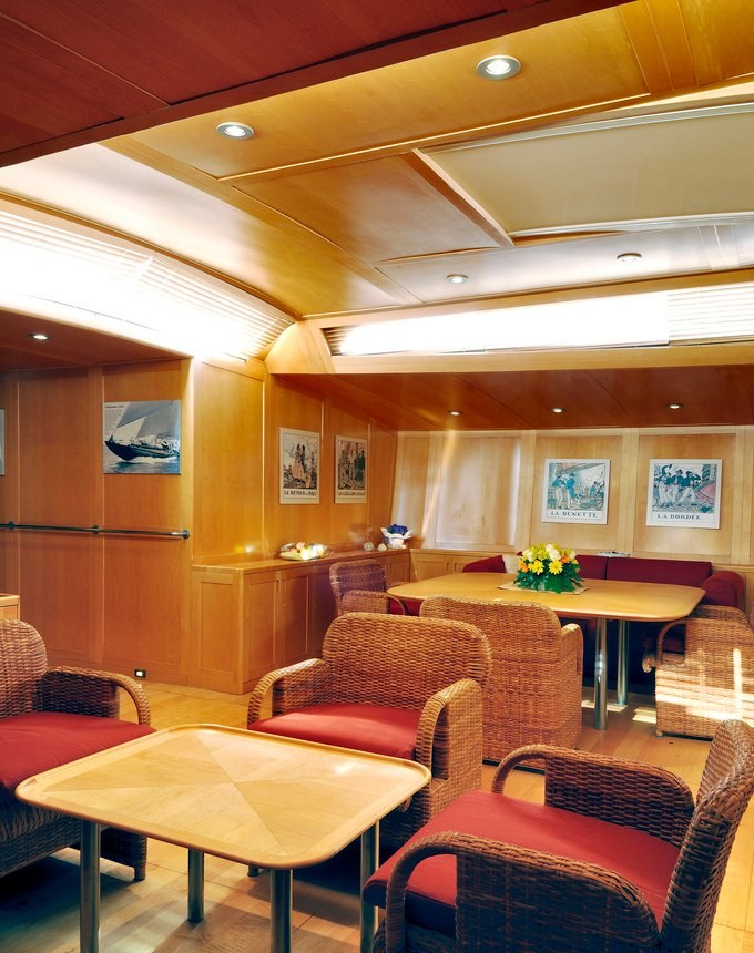 ADESSO yacht charter 4