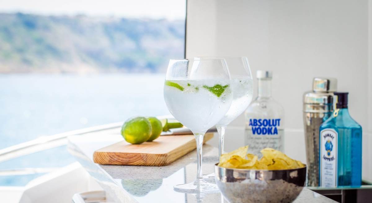 ADRIANO yacht charter 4
