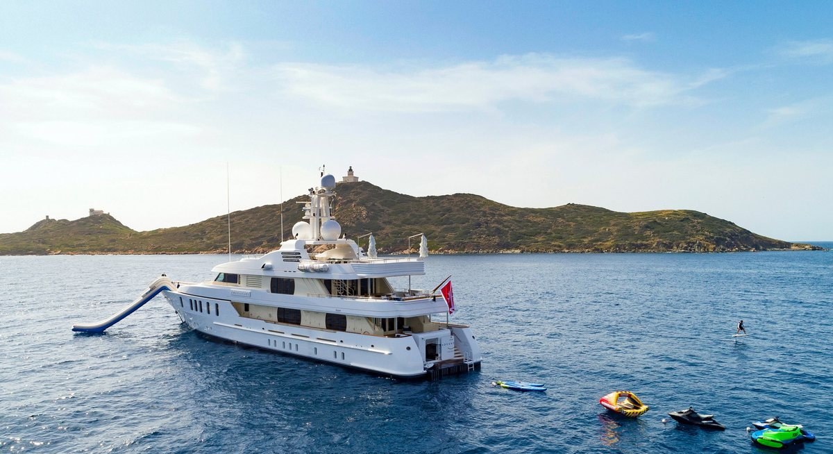 ADVENTURE yacht charter 5