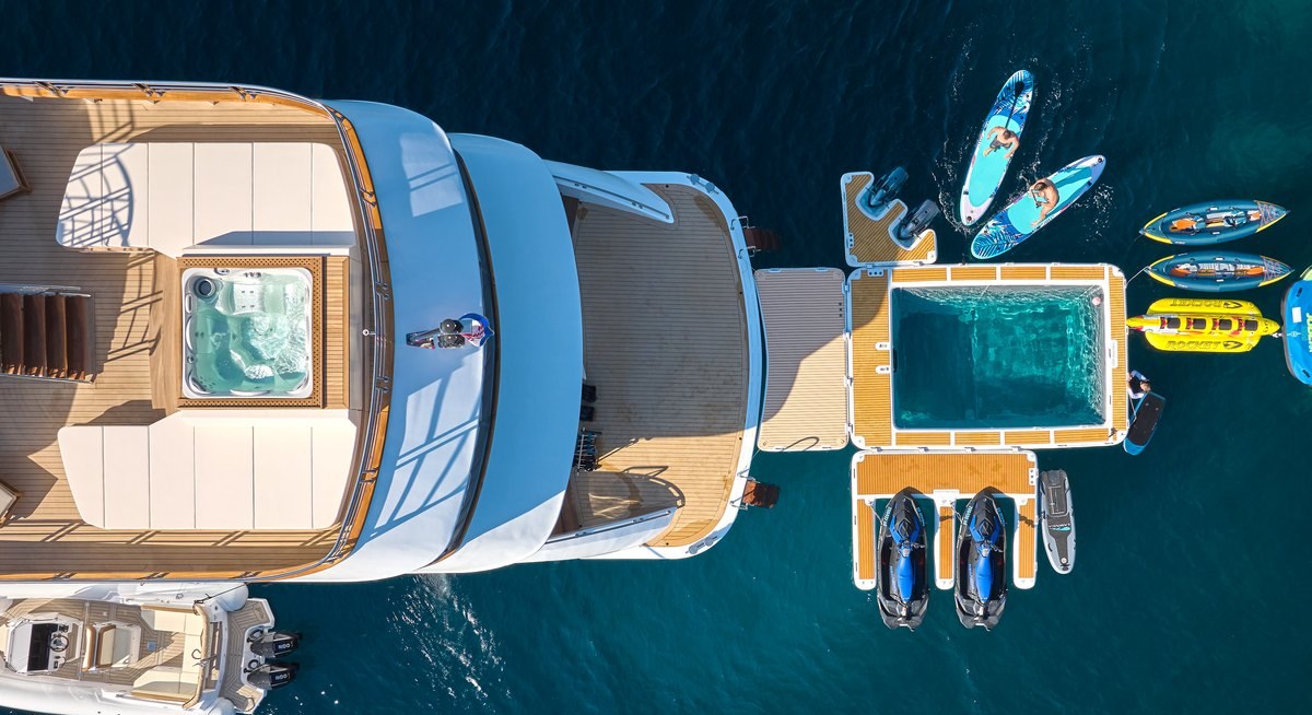 AETERNA yacht charter 5