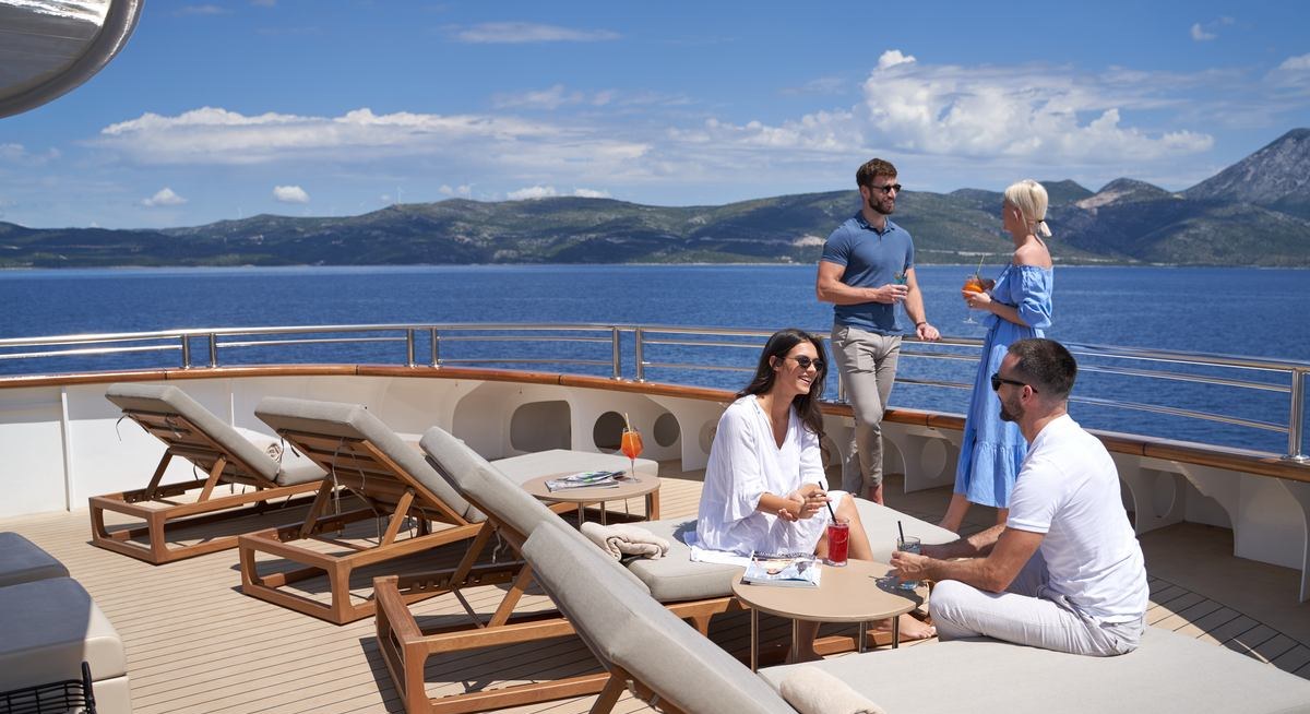 AETERNA yacht charter 3