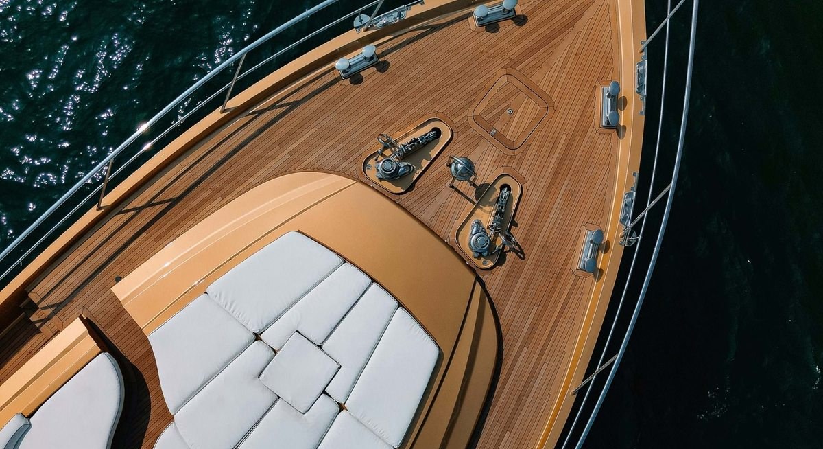 AK ROYALTY yacht charter 2