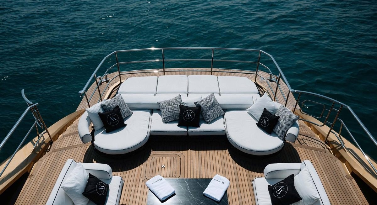 AK ROYALTY yacht charter 4