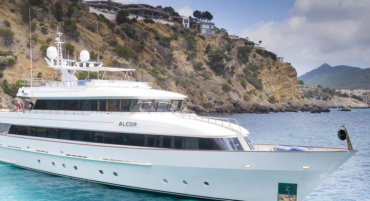 ALCOR yacht charter 1