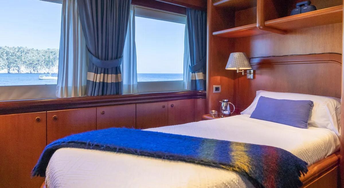 ALCOR yacht charter 4