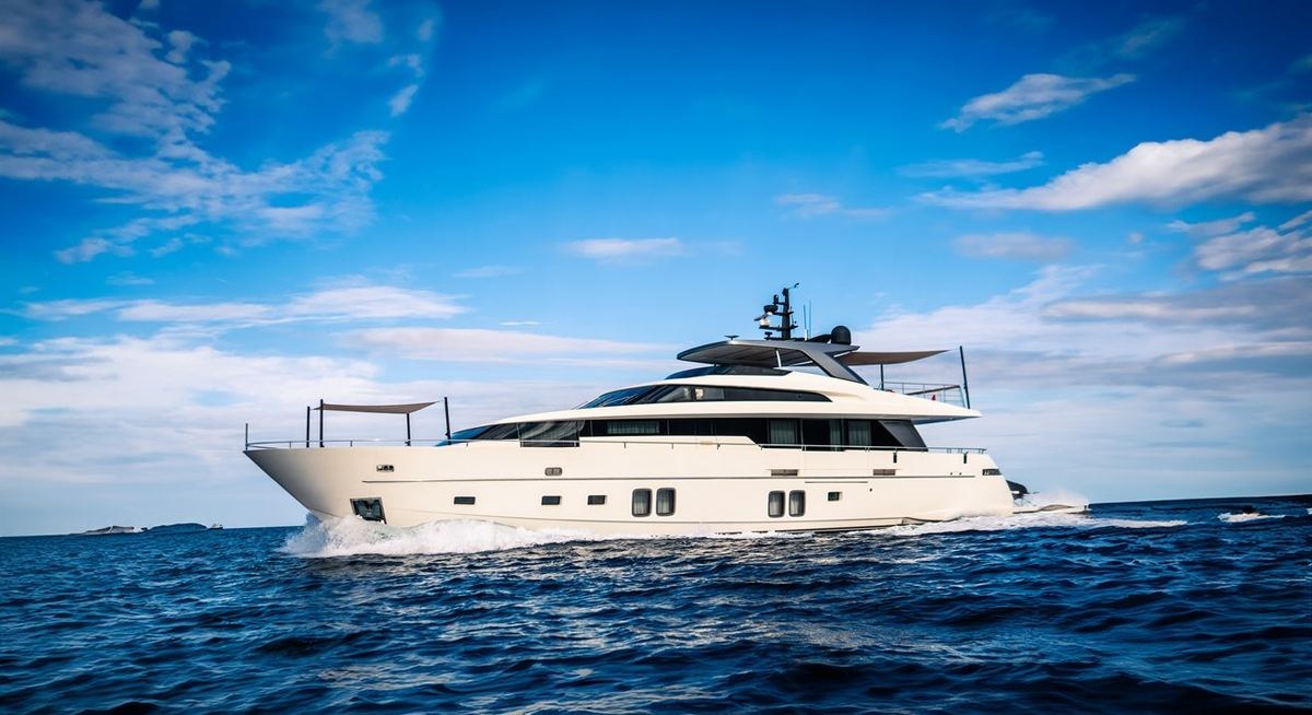ALEIN yacht charter 1