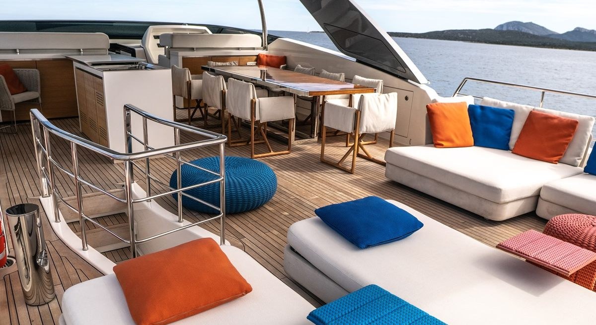 ALEIN yacht charter 3