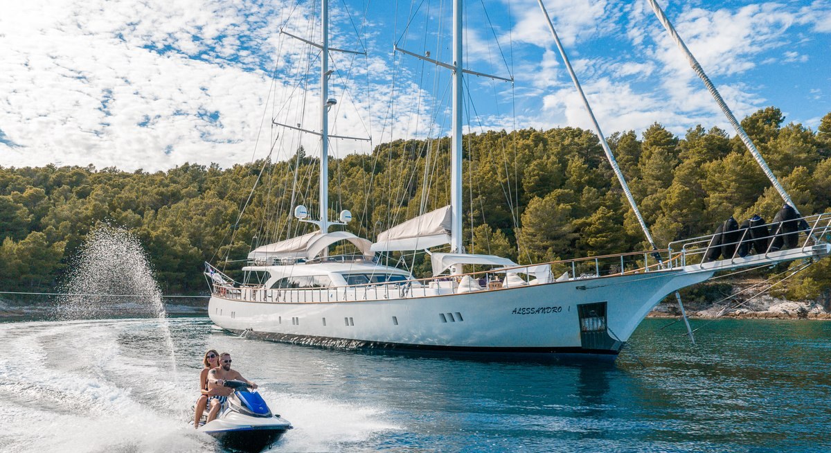 ALESSANDRO yacht charter 1