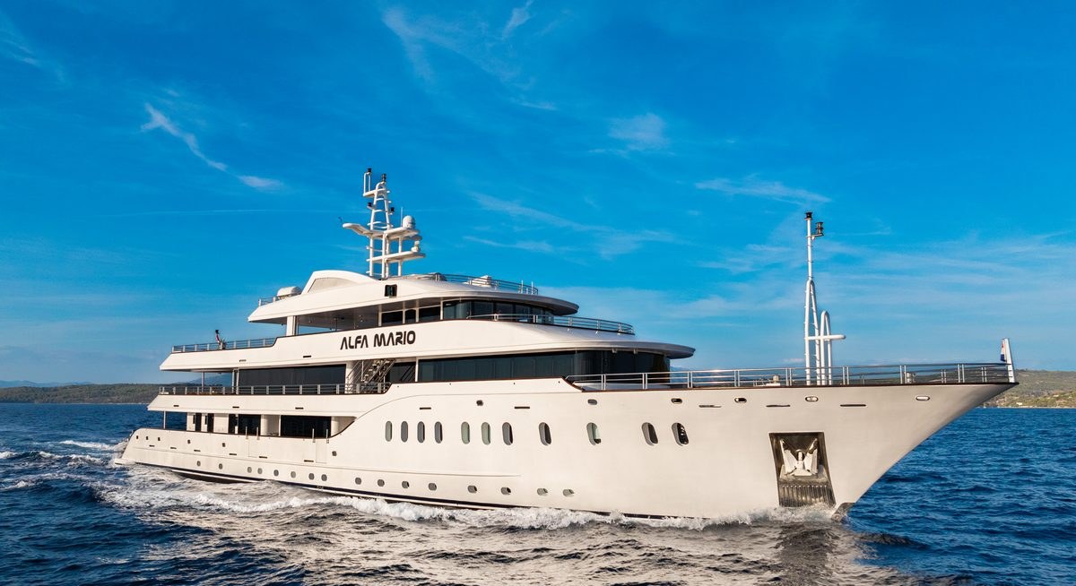 ALFA MARIO yacht charter 1