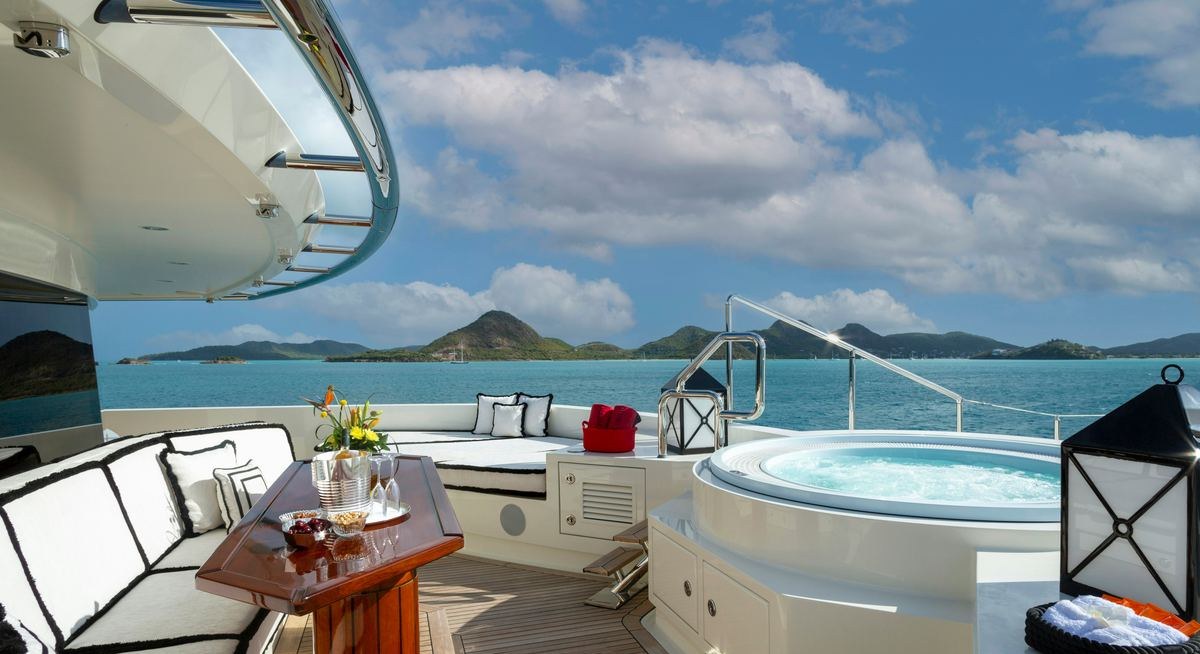 ALFA NERO yacht charter 3