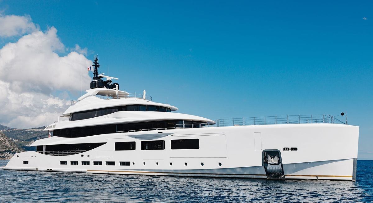 ALFA yacht charter 1