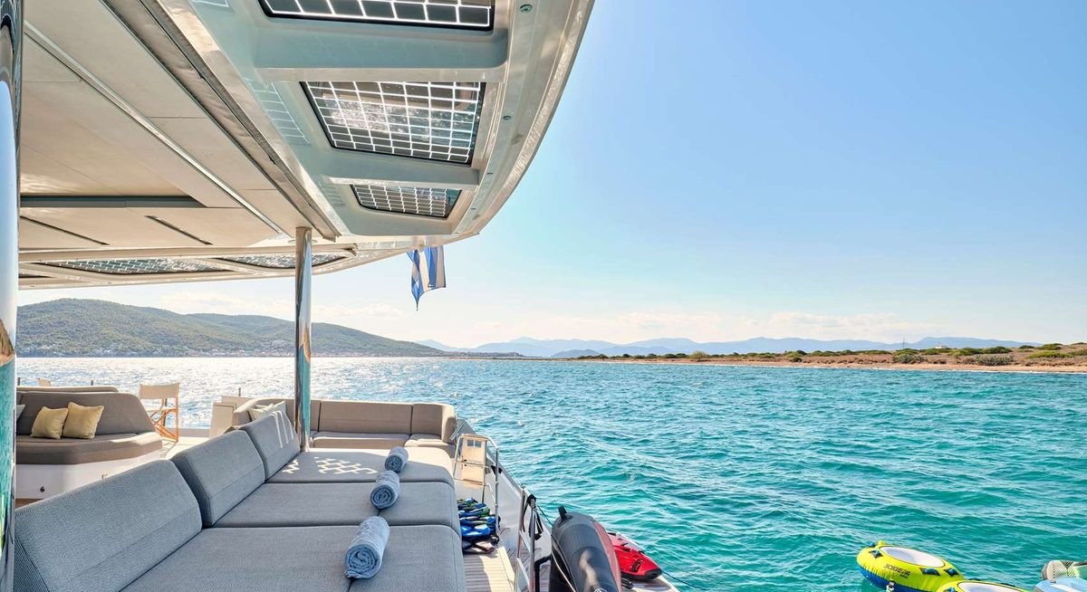 ALINA yacht charter 4