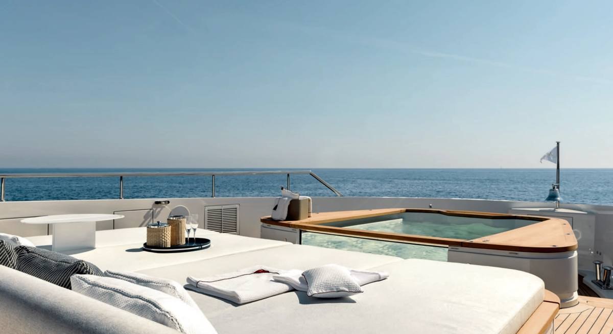 ALLURIA yacht charter 2