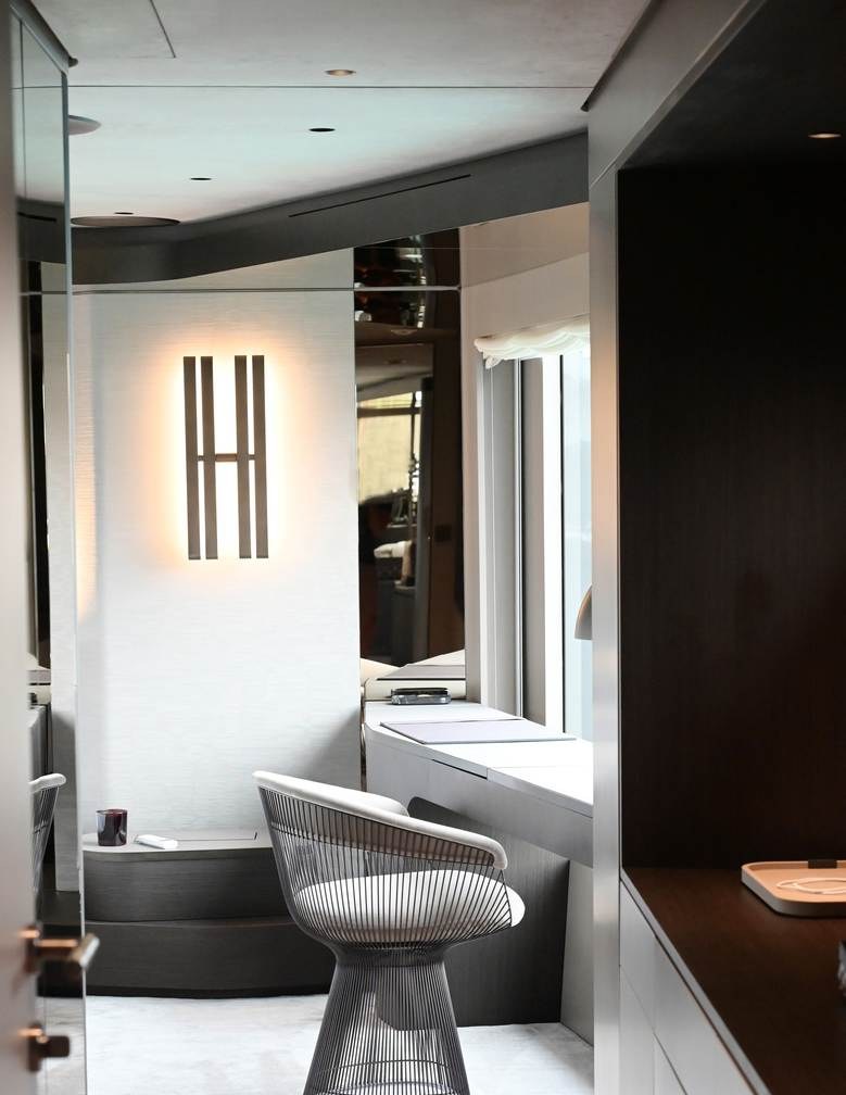 Yacht charter ALMA III YACHT CHARTER