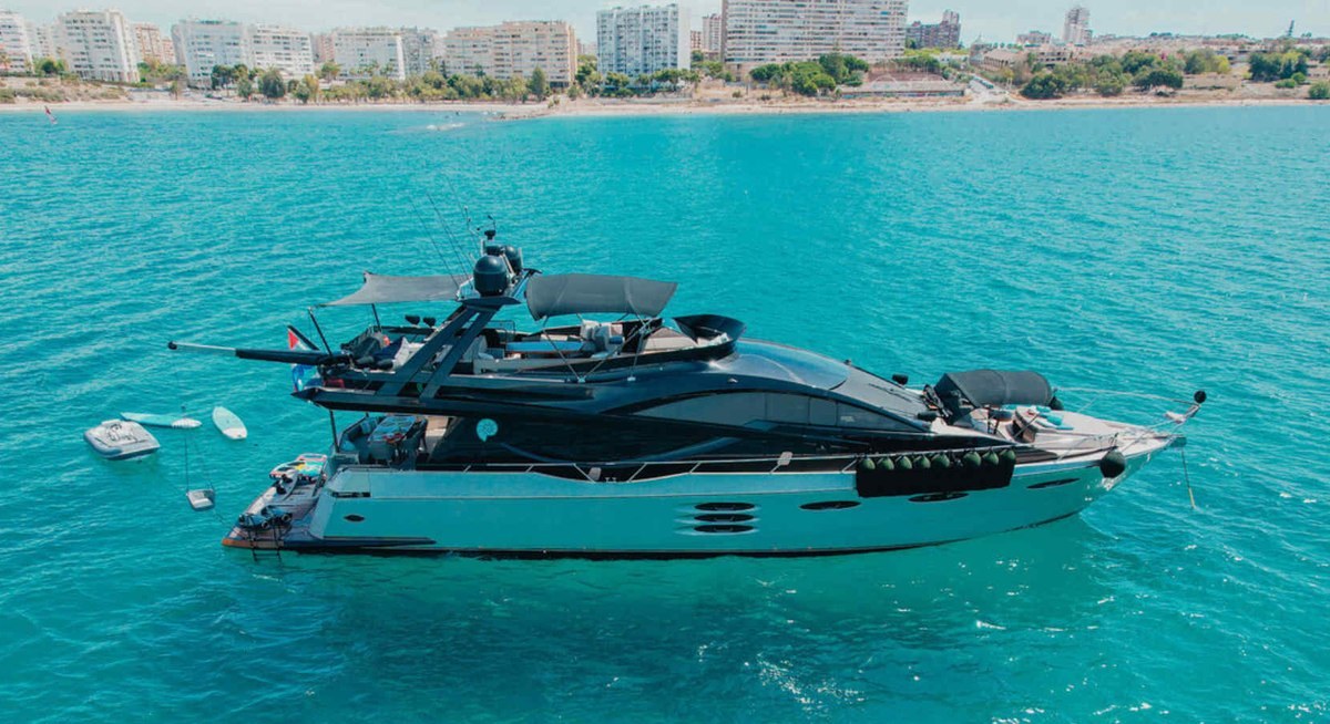 AMMONITE yacht charter 1