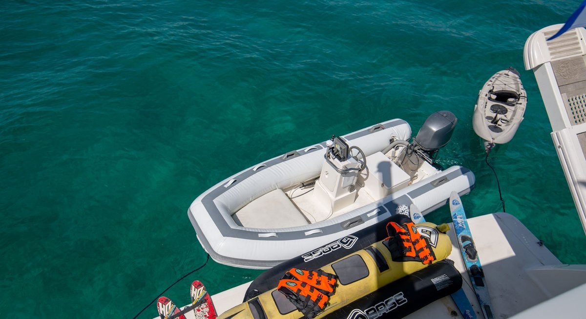 ANANAS yacht charter 2