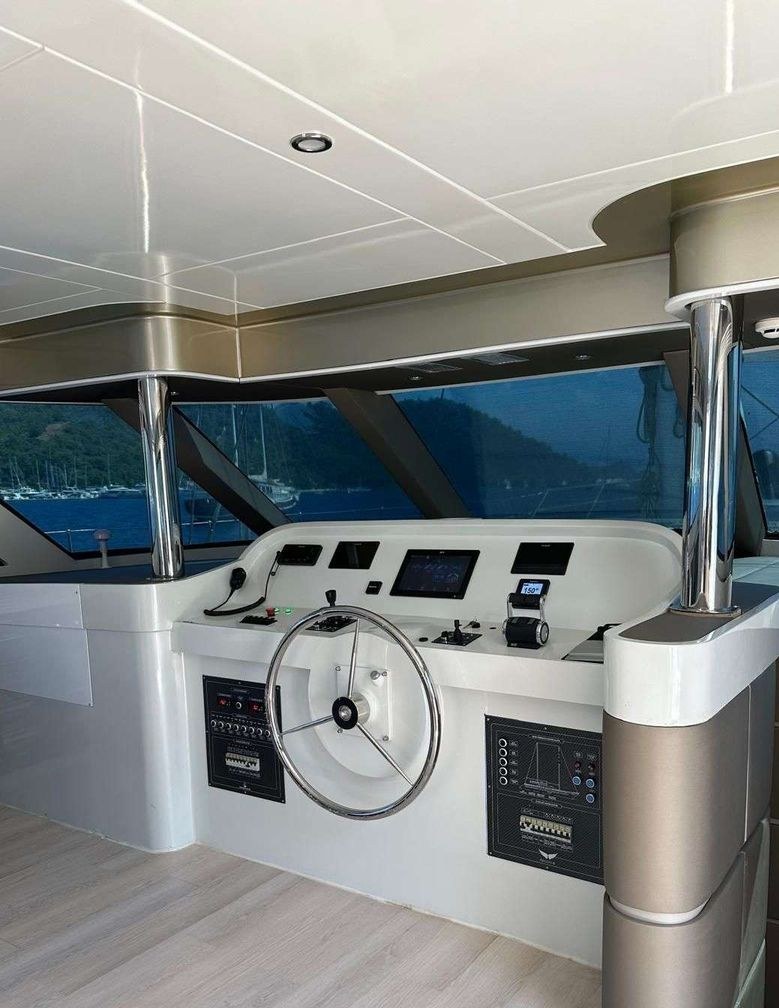 Yacht charter ANGELO 3 YACHT CHARTER