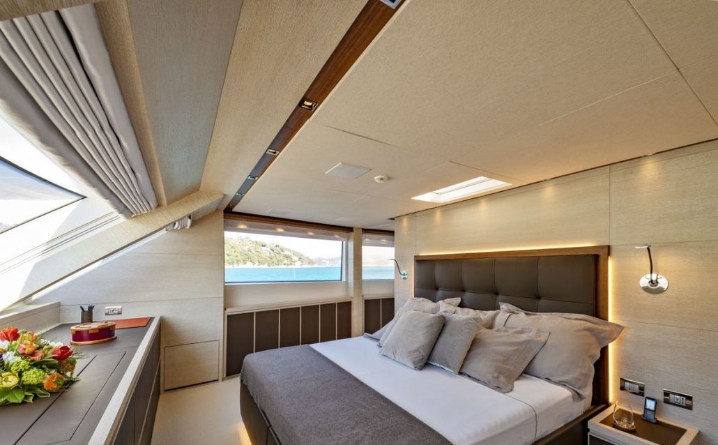 ANYTHING GOES V yacht charter 2