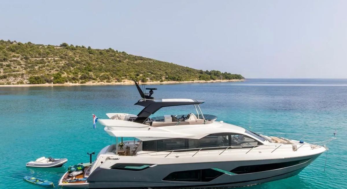 APOLLO yacht charter 1