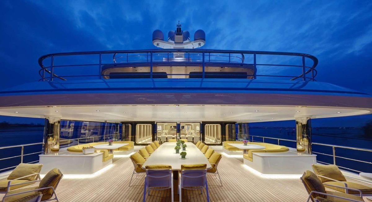 AQUARIUS yacht charter 3