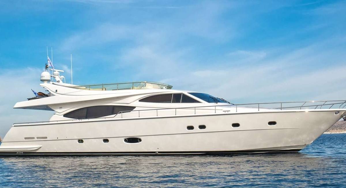 ARCELIA yacht charter 1