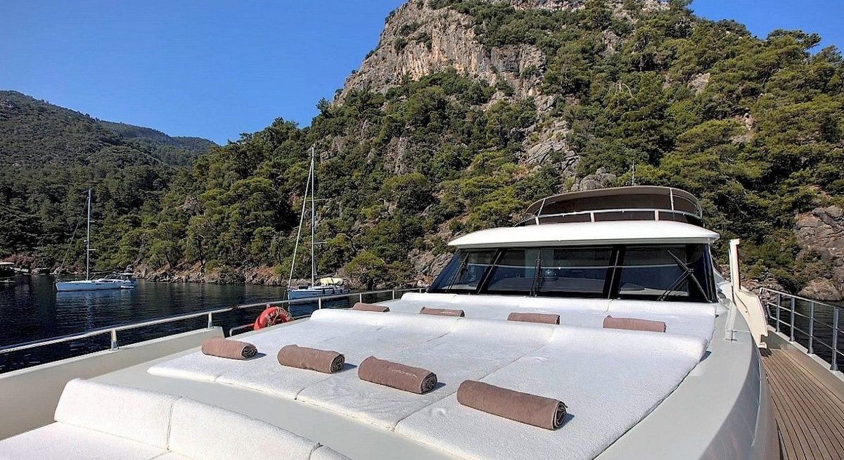 ARCHSEA yacht charter 2
