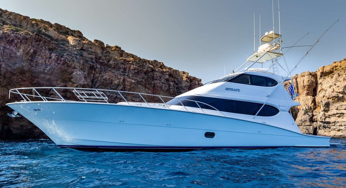 ASTRAPE yacht charter 1