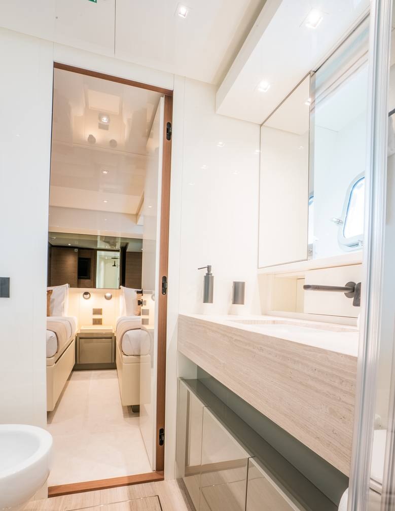 تأجير يخت ASTRIMARE II YACHT CHARTER