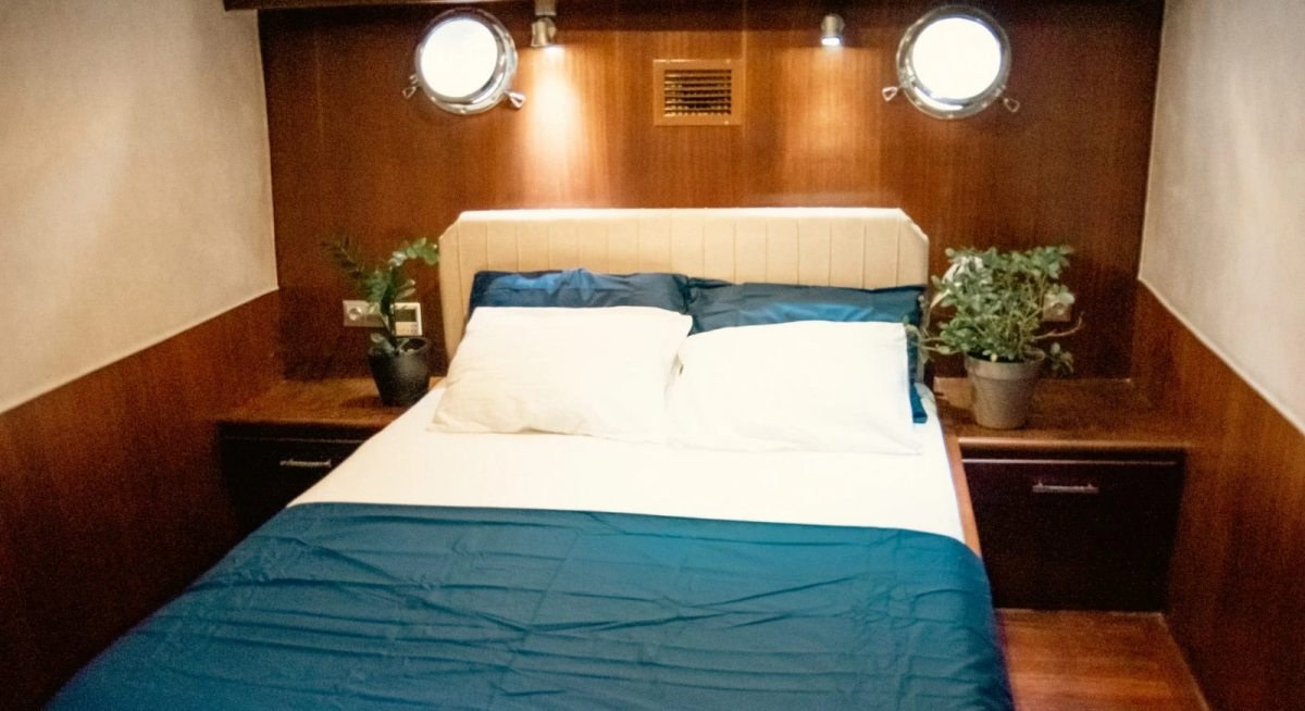 ATHEN.A yacht charter 4