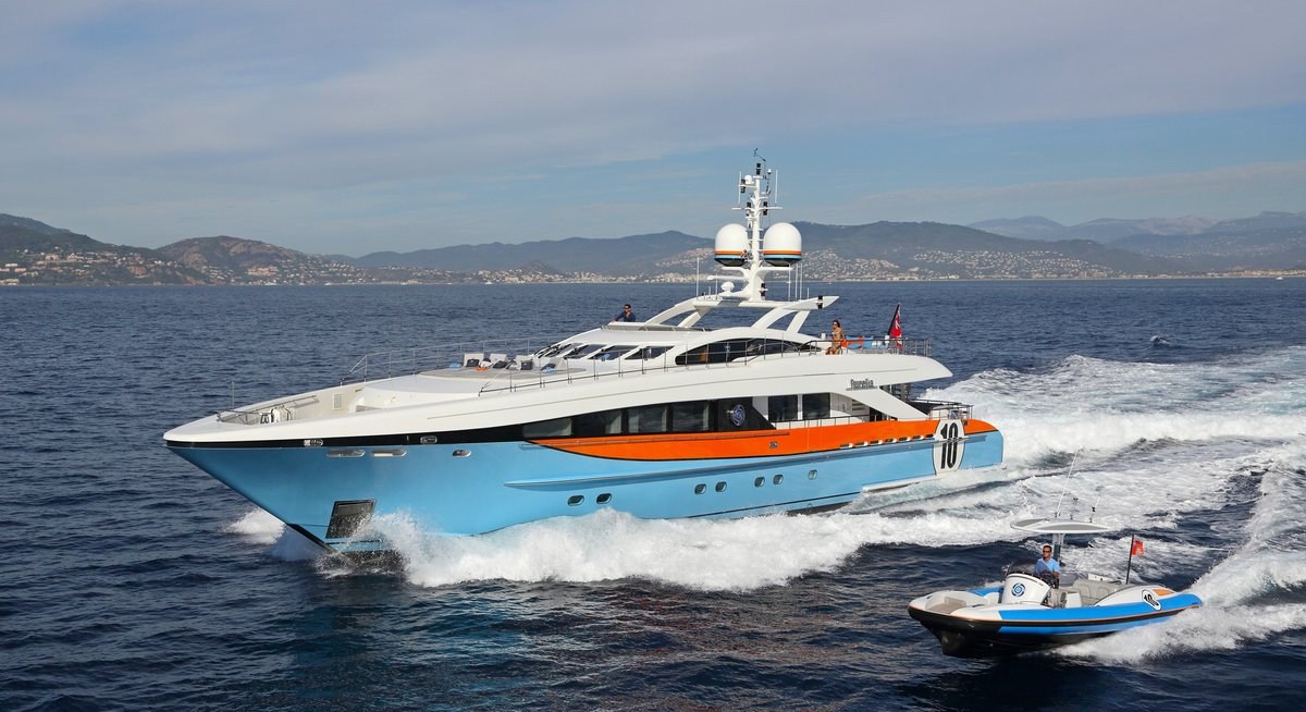 AURELIA yacht charter 1