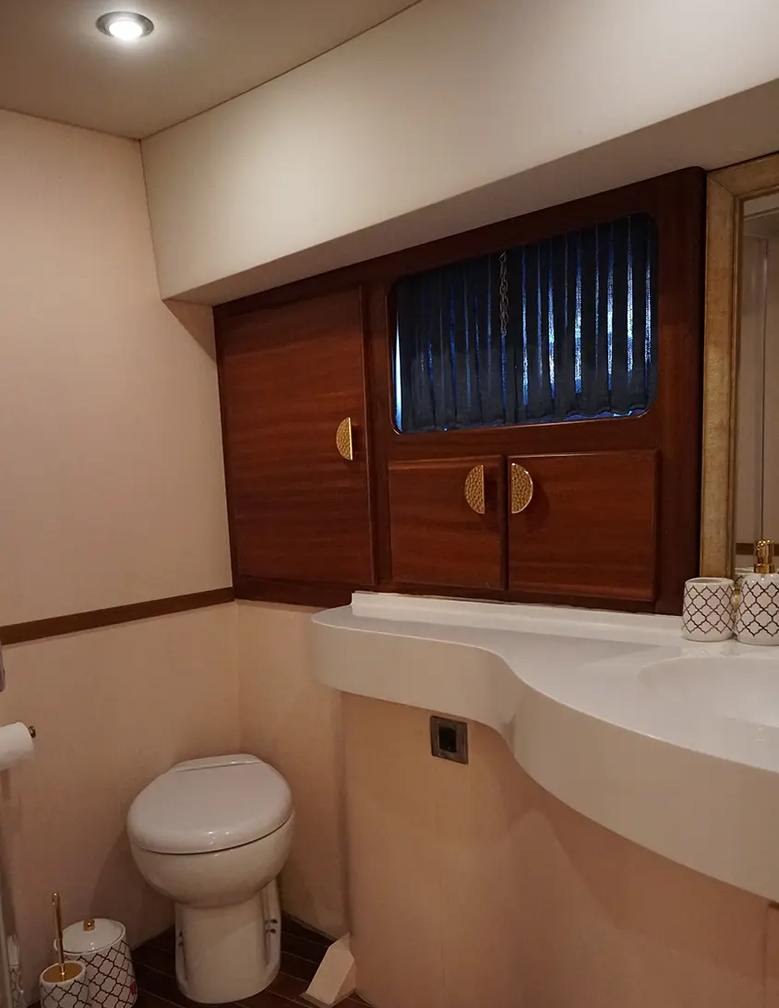 Yacht charter AYEM YACHT CHARTER