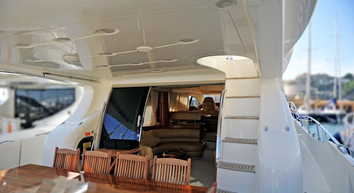 AZUCENA MARE yacht charter 3