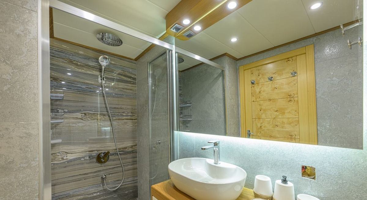 BELGIN SULTAN yacht charter 5