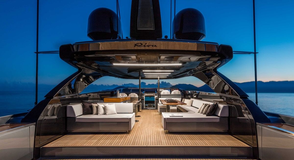 BELLA DONNA yacht charter 3