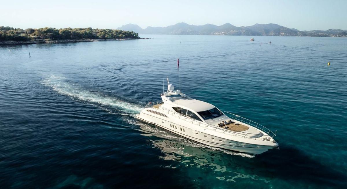 Yacht charter BEST MOUNTAIN YACHT CHARTER
