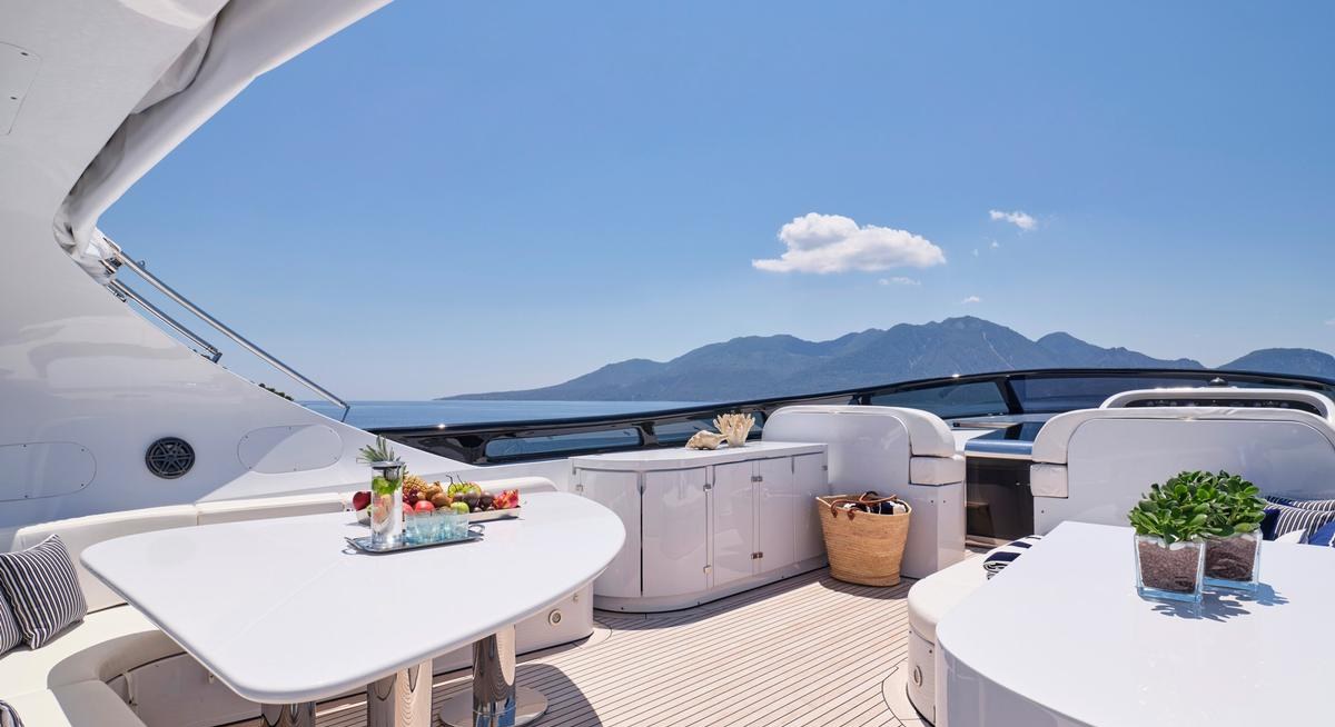 BIANCA yacht charter 3