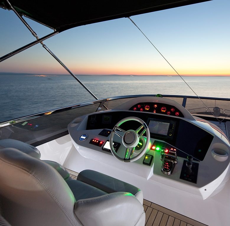تأجير يخت BLACK MAMBA YACHT CHARTER