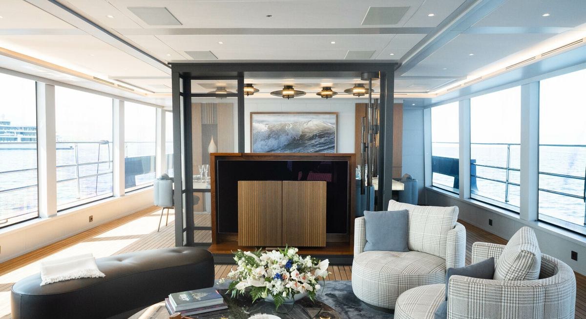 BLADE II yacht charter 3