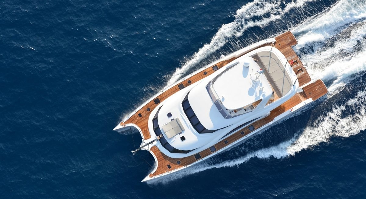 BLUE BELLY yacht charter 2