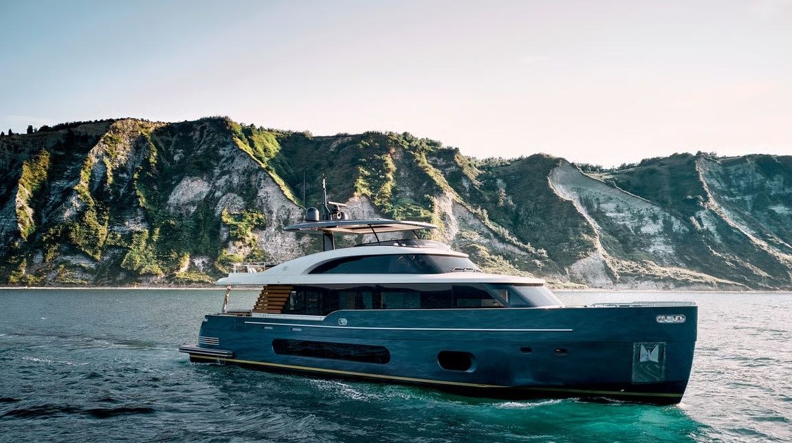 Yacht charter BLUE EYES YACHT CHARTER