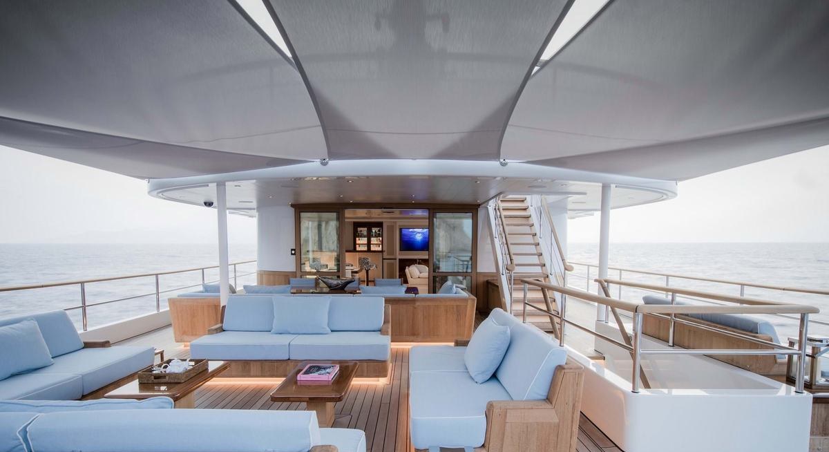 BLUE II yacht charter 3