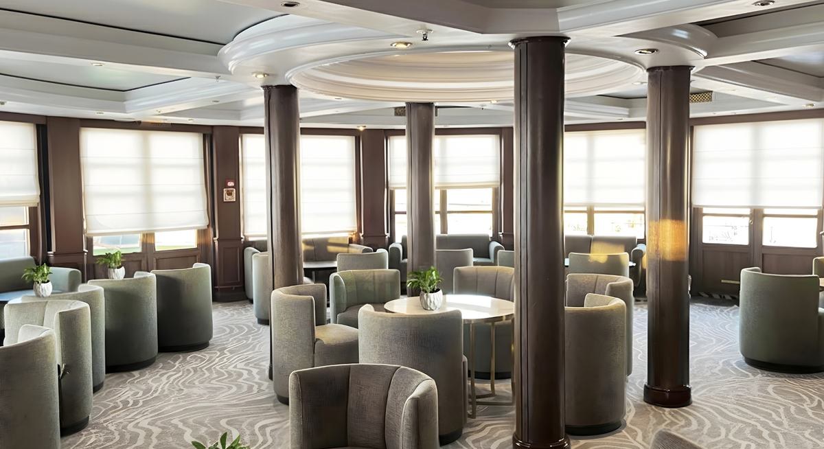 BLUE ZEPHYR yacht charter 4