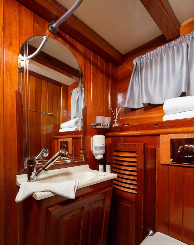 تأجير يخت BONAVENTURA YACHT CHARTER