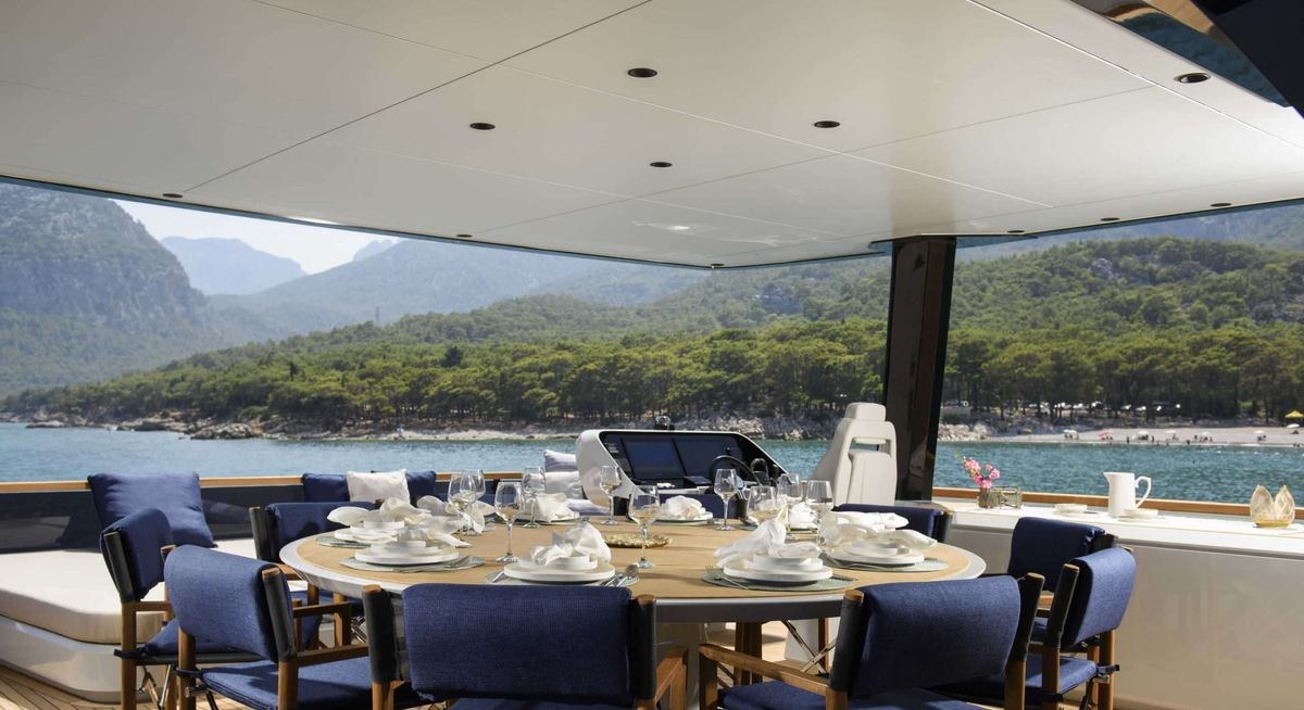 BOTIGUER yacht charter 3