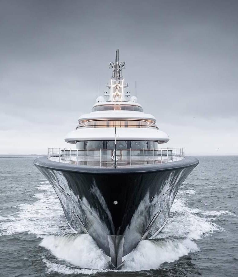 BREAKTHROUGH YACHT CHARTER yacht charter