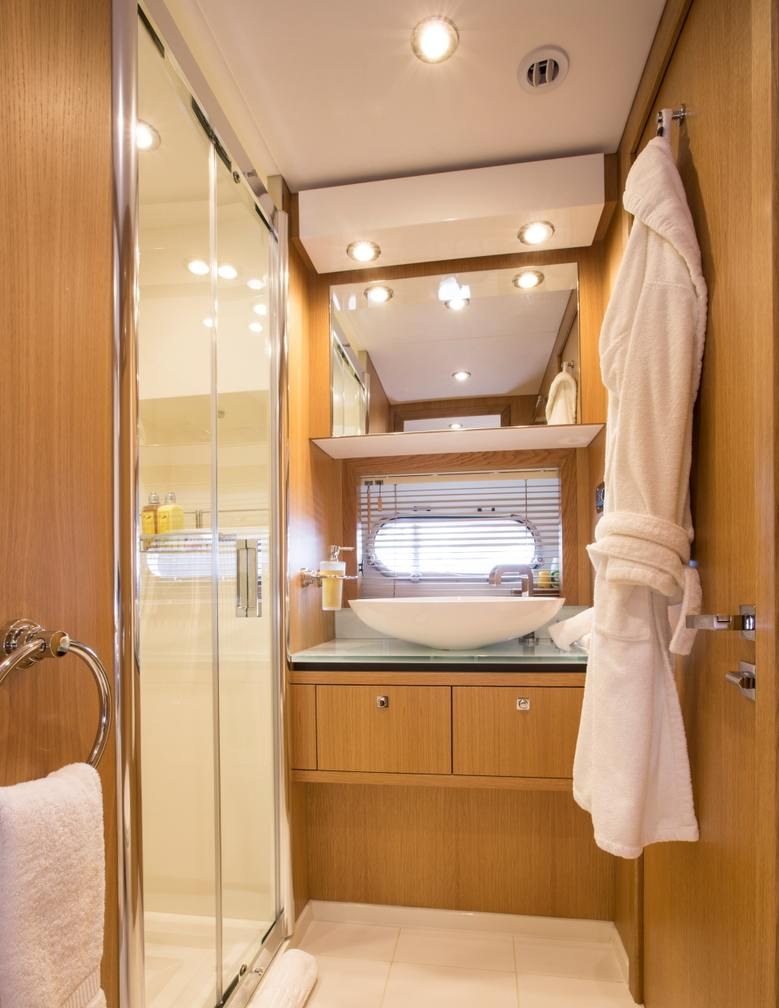 Yacht charter BST SUNRISE YACHT CHARTER