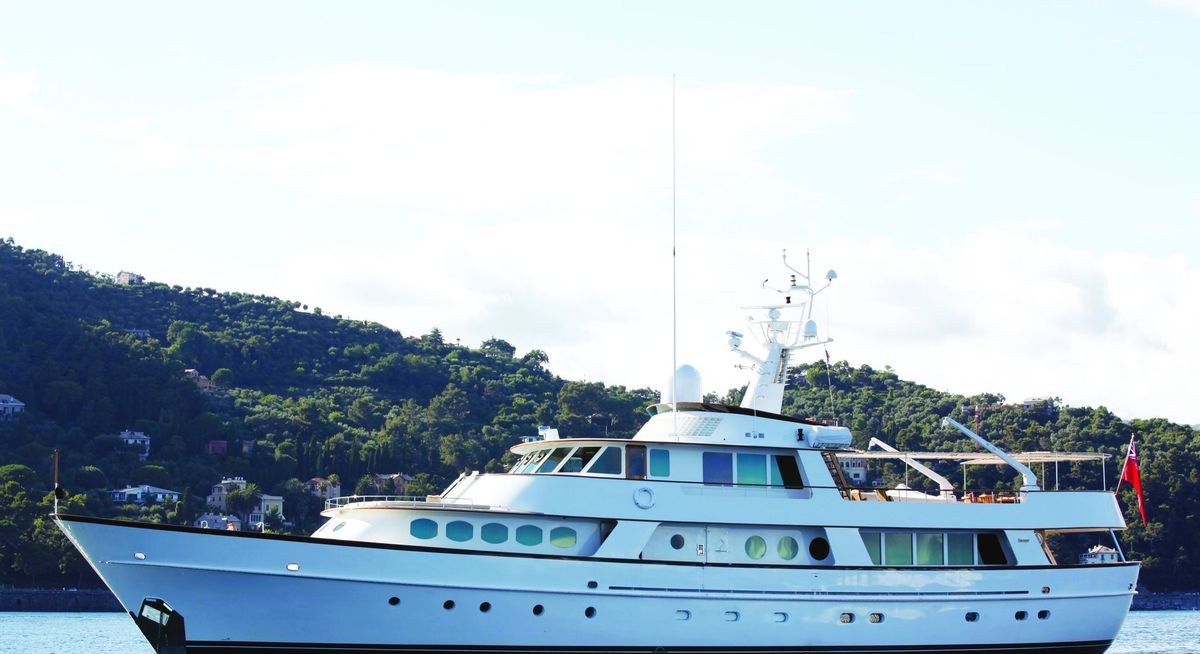 C SIDE yacht charter 1