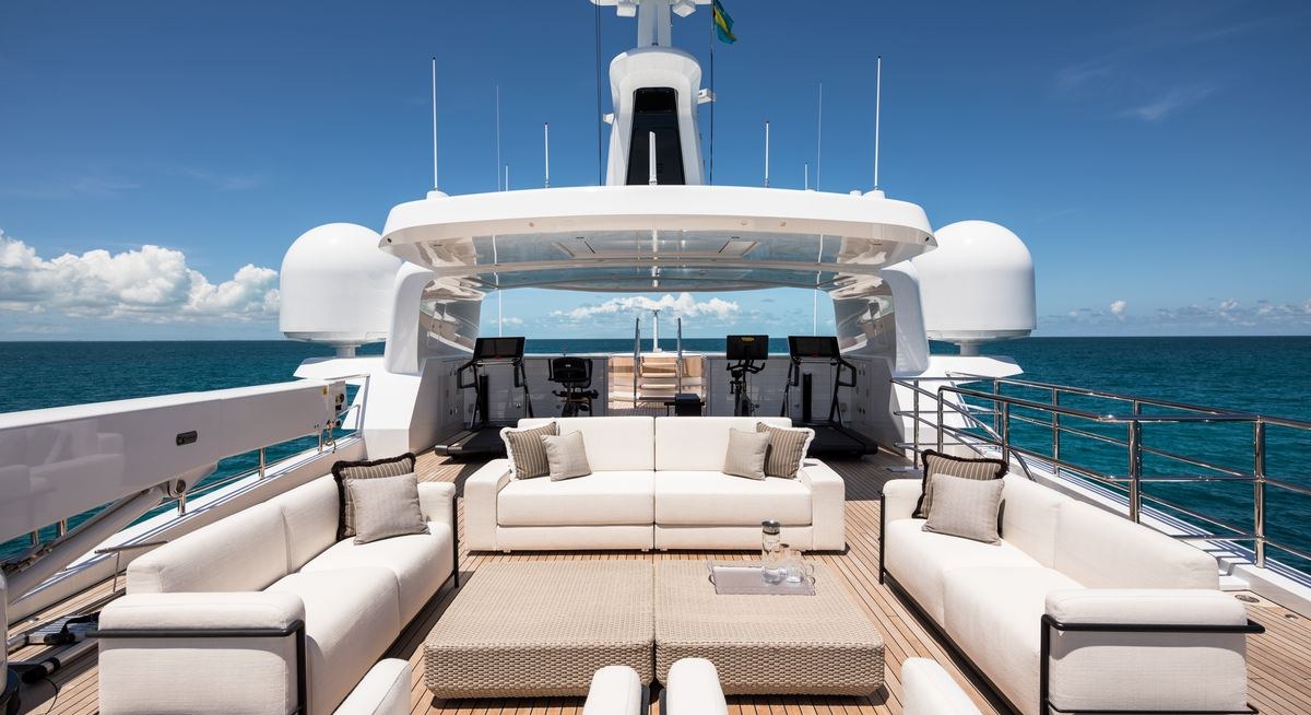 CALEX yacht charter 4